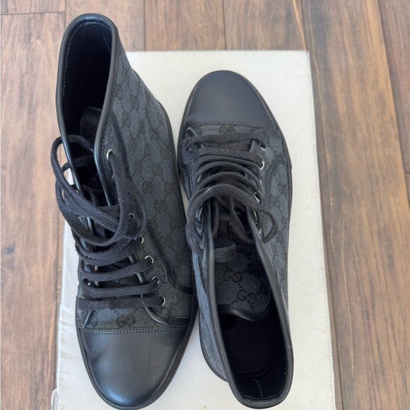Gucci High Top Monogram Black Sneakers - 8.5 - Picture 2 of 2